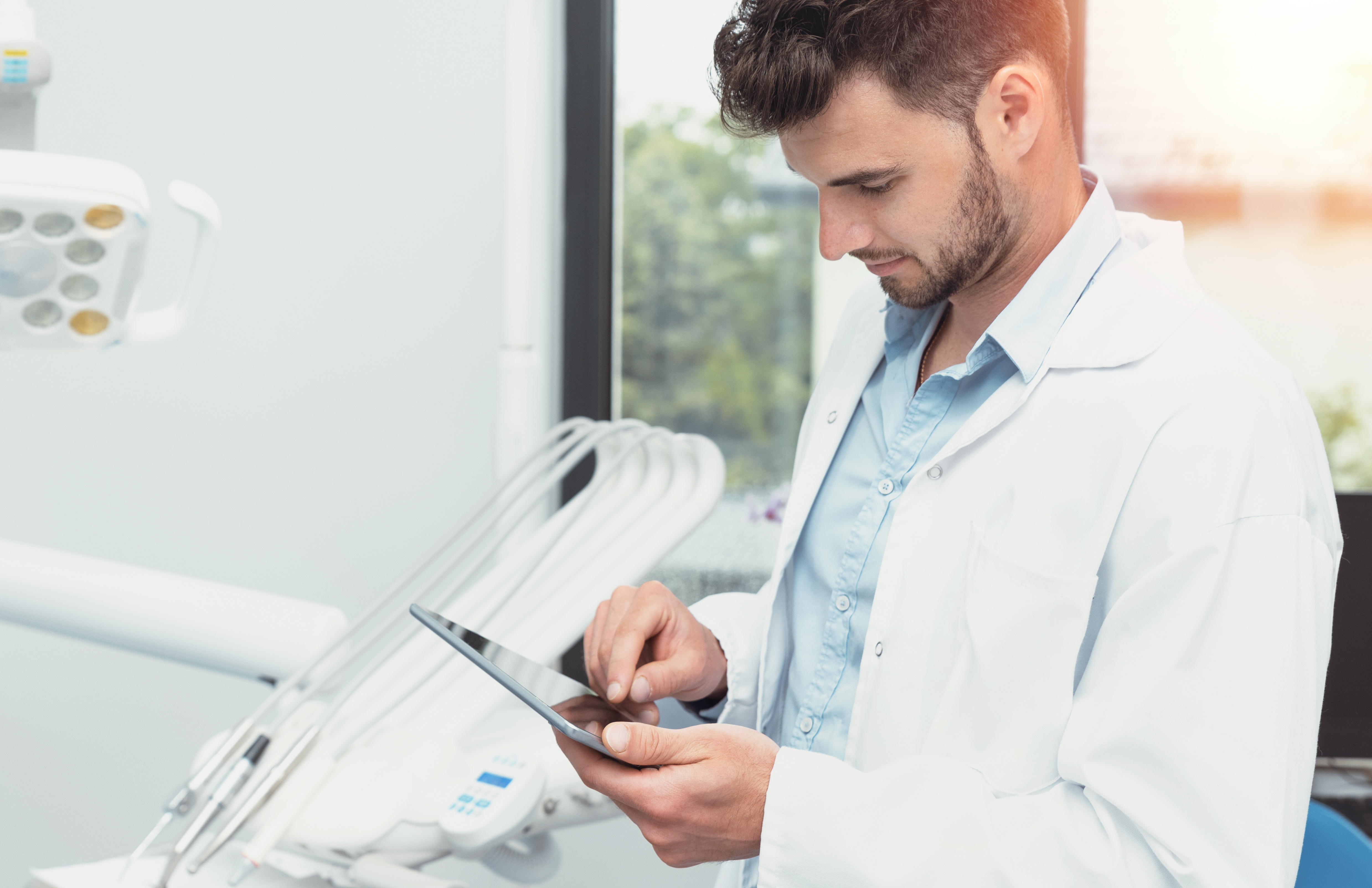 Introduction à l'importance de la visibilité en ligne pour les cliniques dentaires